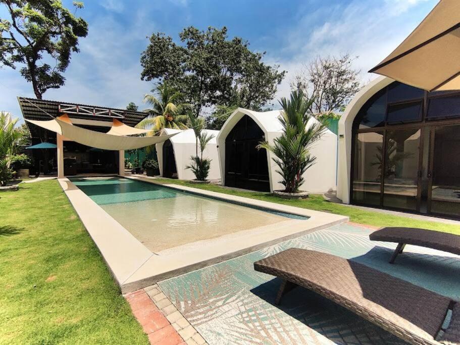 أوفيتا Alborada Boutique Stay Units المظهر الخارجي الصورة